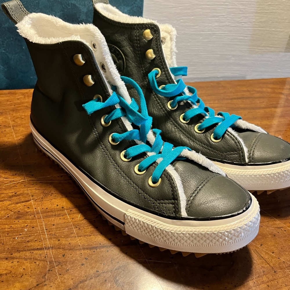 Converse mens 7 women’s 9